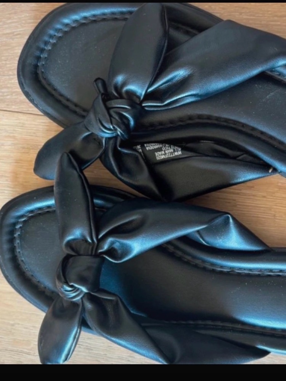 Time and Tru Black Knot-Front Slide Sandals